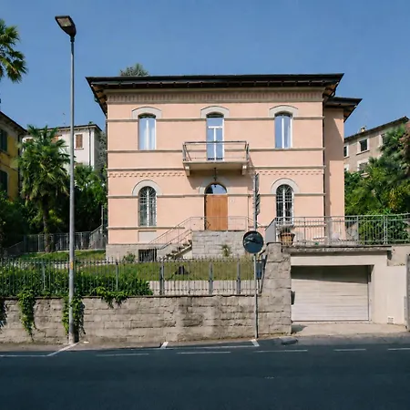 Daire San Mamolo Elegant 4-bedroom Bolonya