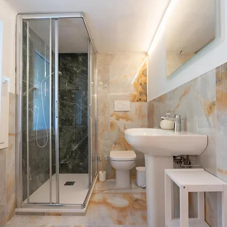 公寓 San Mamolo Elegant 4-bedroom