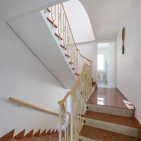 San Mamolo Elegant 4-bedroom